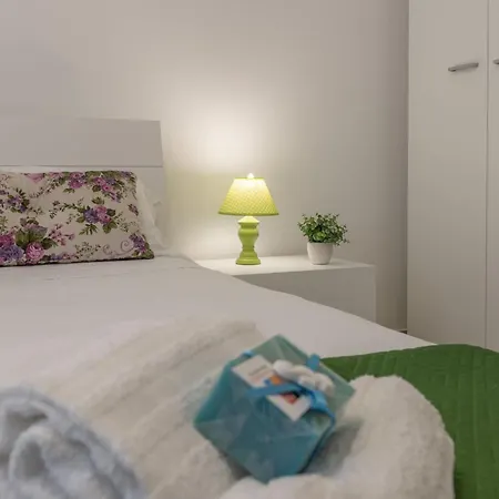 Italian Experience- Casa Rivamare Апартаменты *