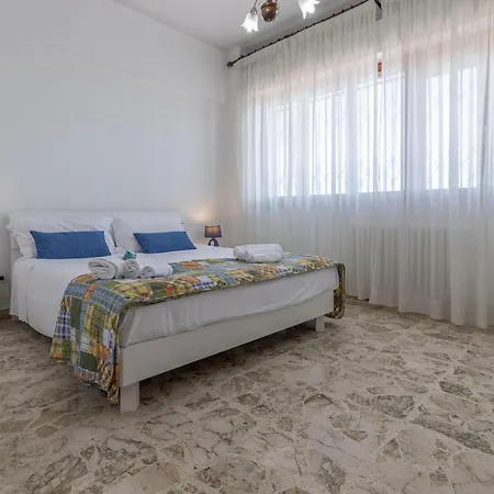 Italian Experience- Casa Rivamare Апартаменты *