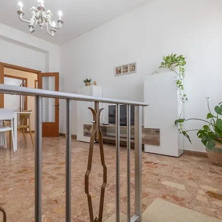 Italian Experience- Casa Rivamare شقة بورتو ريكاناتي